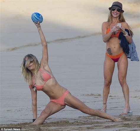 Leann Rimes Looking Weird In A Bikini The Drunken