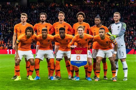 nederlands elftal quiz weet jij met welke namen het nederlands elftal  jaar geleden speelde