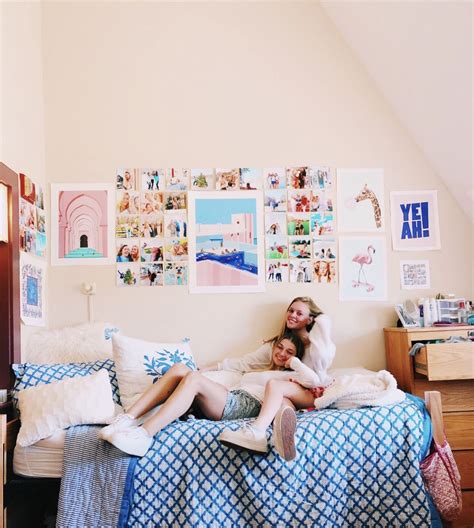 Pin By Chloe C On College Dorm Room Designs Girls Dorm Room Preppy