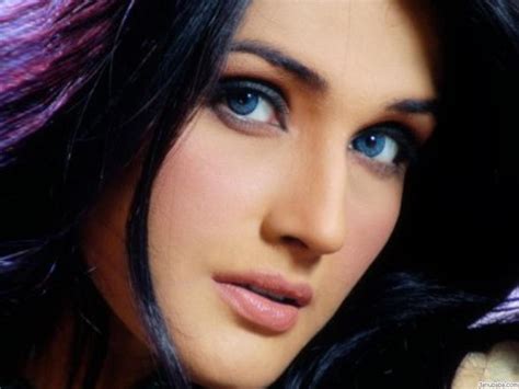 Pakistani Model And Actress Zara Sheikh Pictures And Biography
