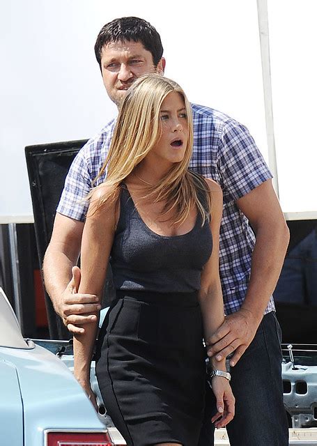 Jennifer Aniston Handcuffed On Movie Set Flickr Photo