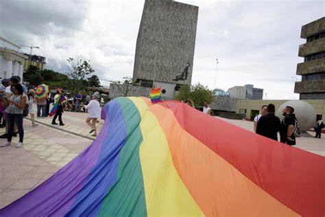 love will prevail costa rica s same sex couples can marry in 2020 reuters