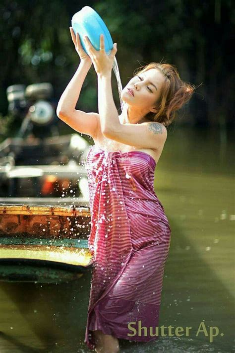 ปักพินโดย Life Feeling And Photos ใน Sarong Angles สวย สาว สาวสวย
