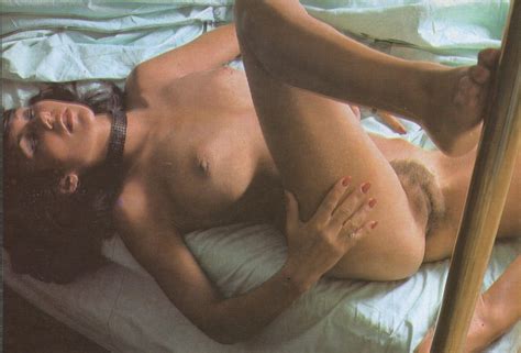 linda lusardi nude and spreadlegged celebrity porn photo