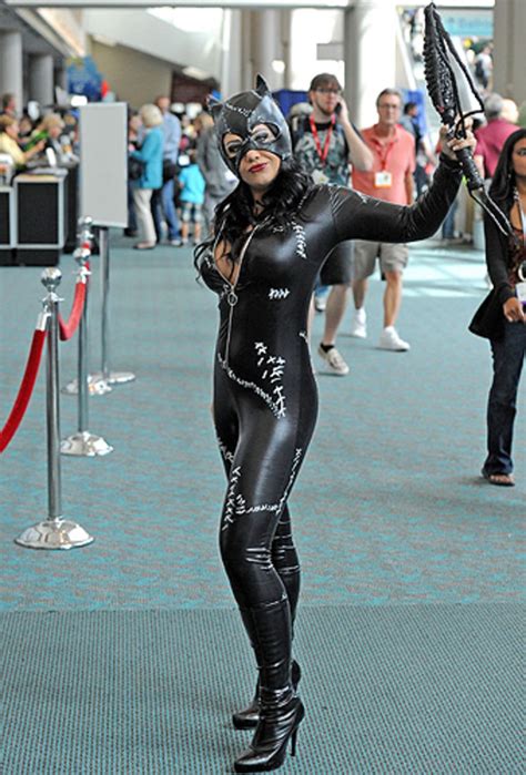 Catwoman Photos Cosplay At The 2011 Comic Con Rolling