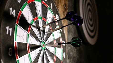 darts  hit  bullseye   expert reviews