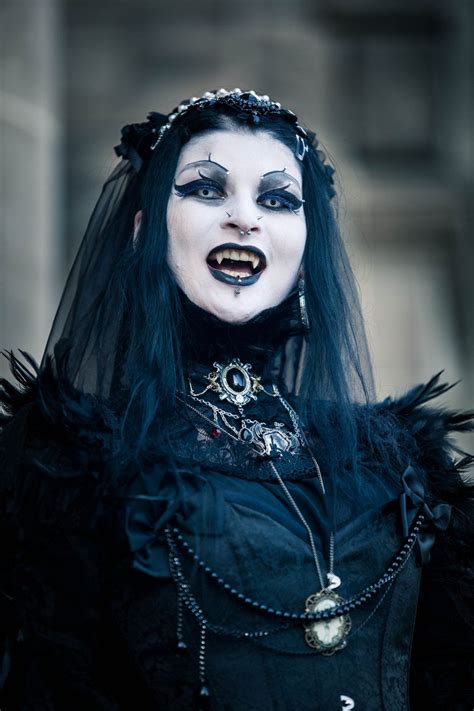 gothic vampiress female vampire gothic vampire vampire goth