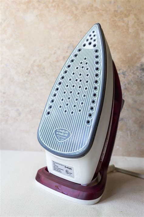 clean  iron soleplate   clean iron iron cleaning