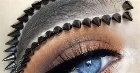 Halloween Eyebrow Makeup Instagram Trends