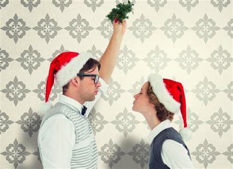why do we kiss under the mistletoe during christmas