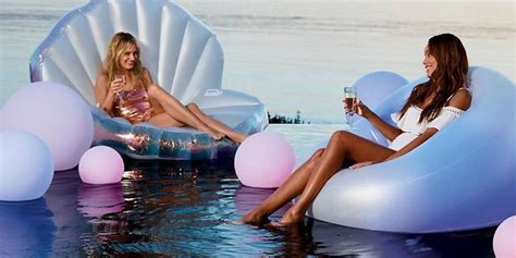 this light up pool float totally glows and it s awesome