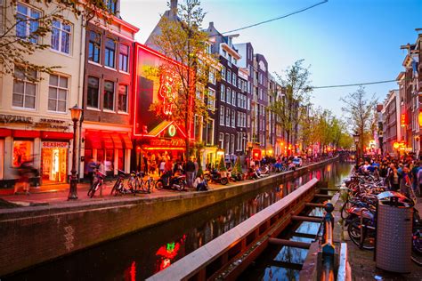 The Best Bars In Amsterdam S Red Light District