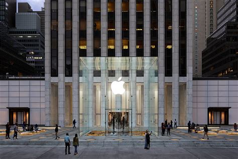 apple unveils  renovated  avenue flagship store curbed ny