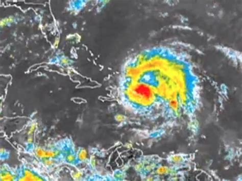 hurricane irene strengthens heads    video