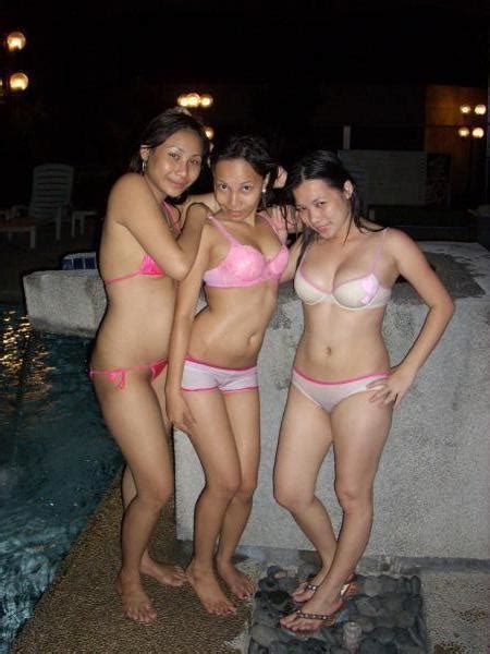 Foto Hot Abg Bugil Pose Narsis Di Kolam Renang Kumpulan