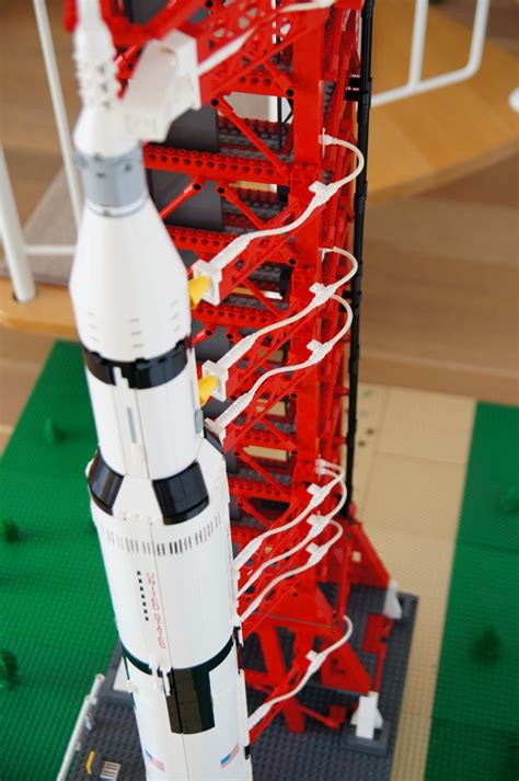 lego moc nasa apollo saturn  launch umbilical tower zusammengebaut