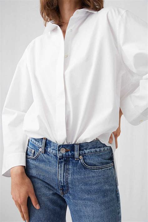 de perfecte witte blouse voor je basisgarderobe scandistyle blouses blouse overhemd