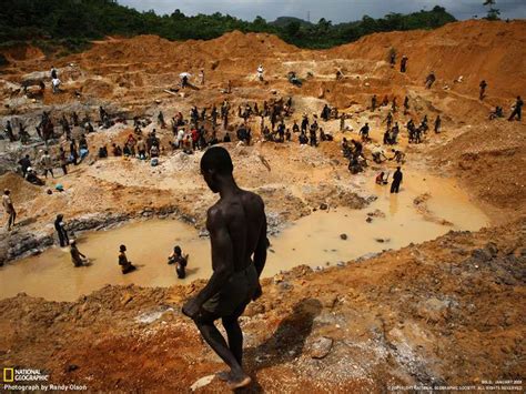 tons  gold mined illegally  africa yearly economy