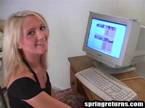 Horny Girl Masturbates Whiel Watching Porn On Gotporn 1222309