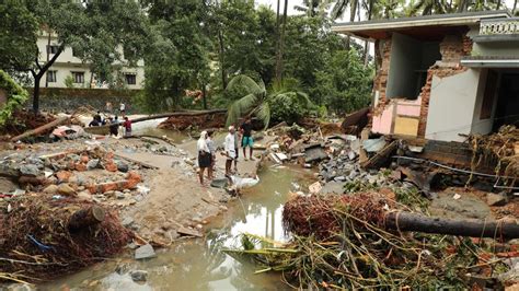 kerala s worst flood in 10 points 80 dead 1 5 lakh in