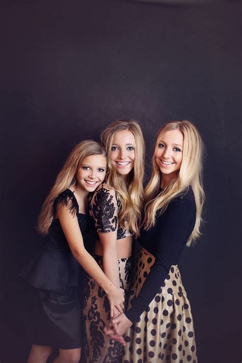 daughters sisters family portrait photography sibling photography poses