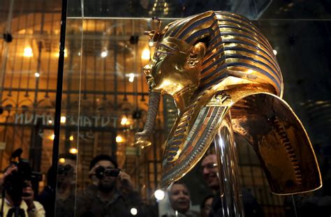 Photo Gallery The Golden Mask Of King Tutankhamun Inside