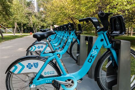 divvy bikes    saturday curbed chicago