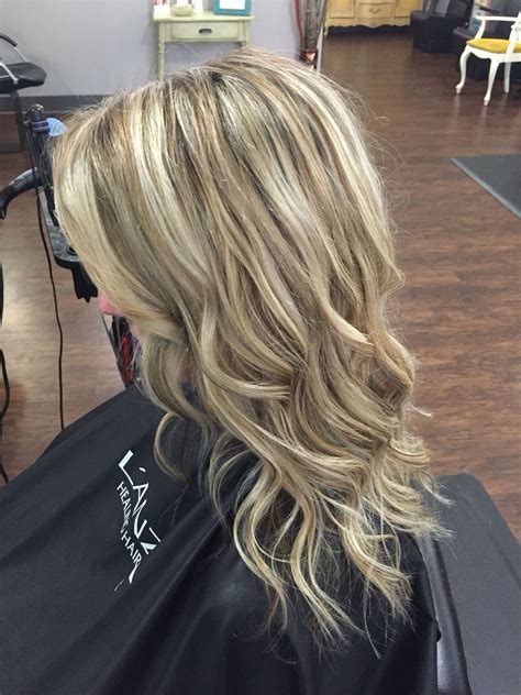 Two Tone Blonde W Lowlights For Depth Toned Blonde Hair Styles Hair