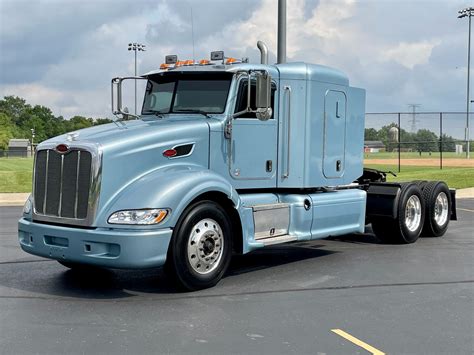 peterbilt  sleeper paccar mx   horsepower