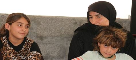 yazidi mother reveals how 9 year old daughter clung to her father s