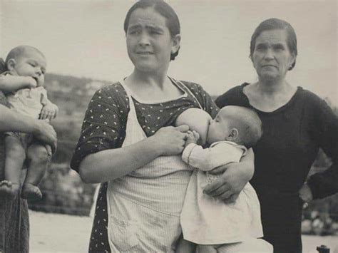 These Vintage Photos Remind Us All That Public Breastfeeding Is Nothing New