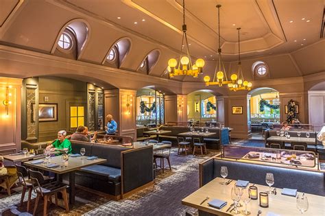 walt disney world yacht club resort ale compass restaurant  lounge soos architects