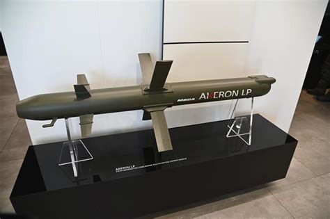 france      analogue   javelin missile    launched   drone