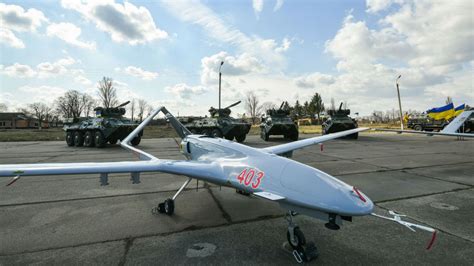 baratos  letales ucrania se defiende de los rusos  drones turcos telemundo denver