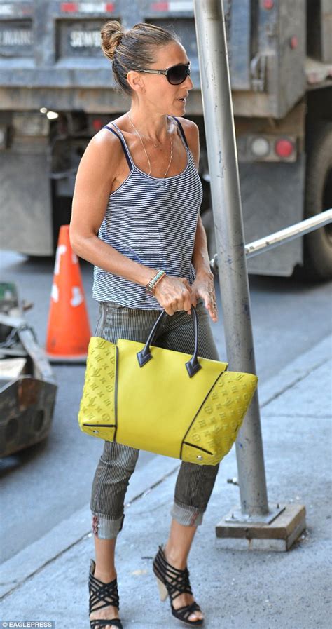 sarah jessica parker debuts her new 4400 louis vuitton tote bag as she steps out in stripes