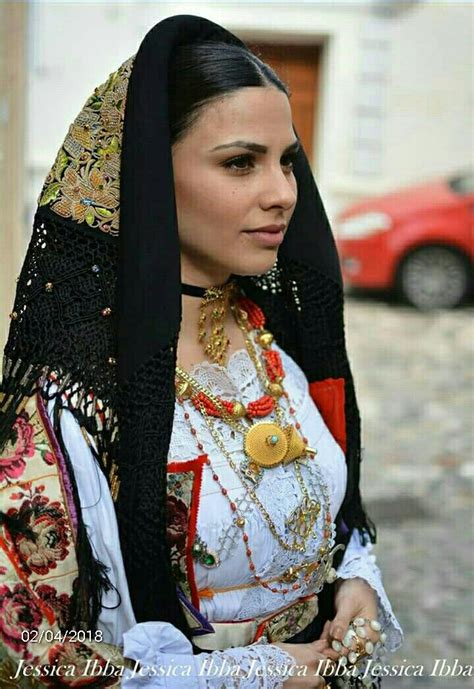 Pin Di Josie Linda Toth Su Italy Costume Sardegna Costume Popolare