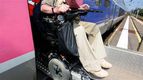 avignon oubliée dans un train une femme en fauteuil roulant fait 1