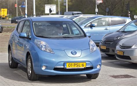 nederlandse autos steeds ouder leeuwarder courant