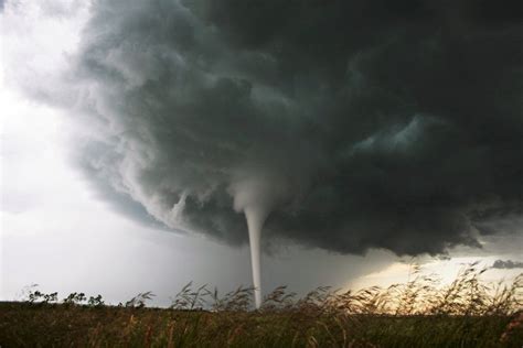 tornado photography  tornado elie tornado storm