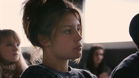 adele exarchopoulos as adele in la vie d adele blue is the warmest