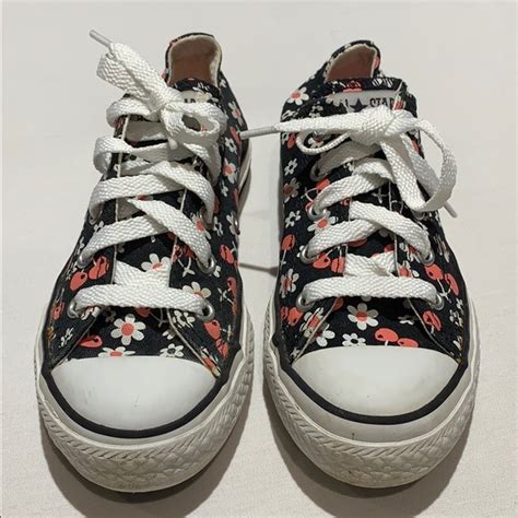 Converse Shoes Girls Converse All Stars Pink Cherry Daisy Size 3