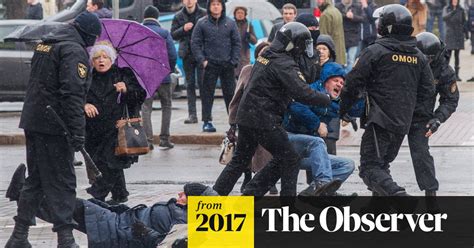 riot police in belarus attack protesters calling for end to