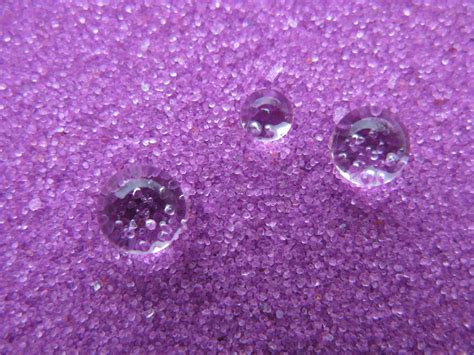 scientific image water droplets  hydrophobic sand nise network