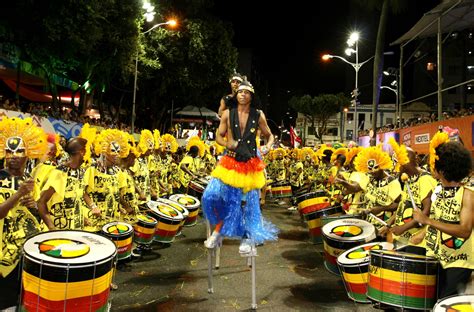 carnaval conheca os principais roteiros brasileiros   feriado fashion bubbles moda