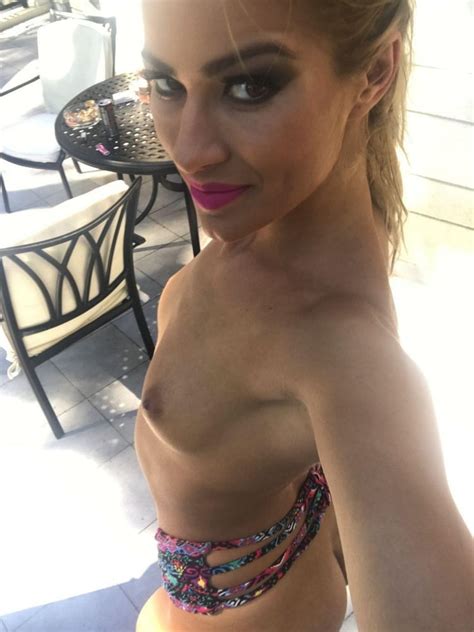 Nika 24 Holidays Nude Selfies Outside Outdoors 10 Pics