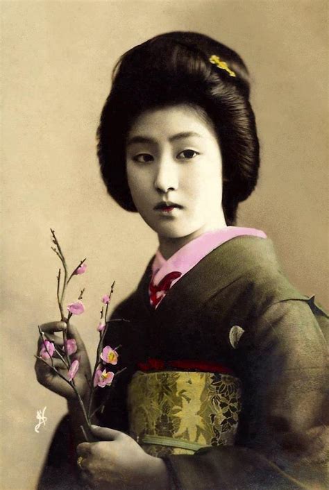 beautiful portraits of a popular tokyo geisha from 100 years ago ~ vintage everyday