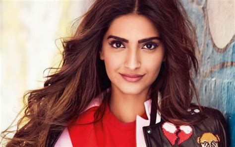 jamal shah wants to cast sonam kapoor in his next film reviewit pk