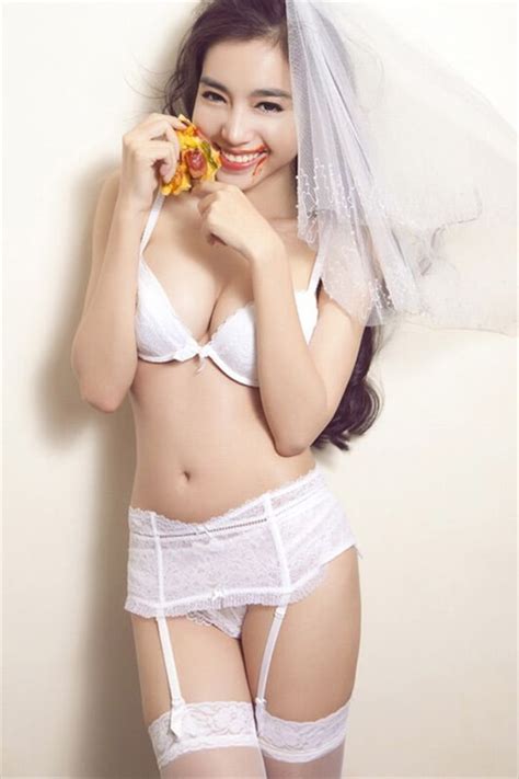 Elly Tran Ha Model Of The Week Sexy Photos Playsports88