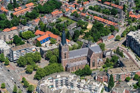 hollandluchtfoto eindhoven luchtfoto centrum met de sint catharinakerk