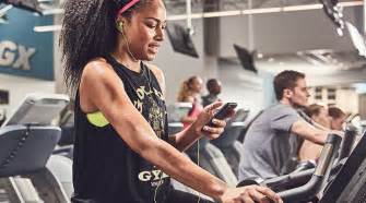 golds gym expands  digital fitness   driven coaching app